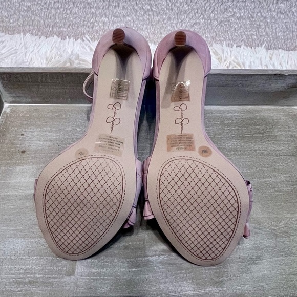 Jessica Simpson Pink Ruffle Heels - Picture 6 of 9